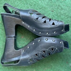 Black Dansko Womens Size 38 US 7.5-8
Rowena Peep Toe Sandal Slingback
Wood Heel